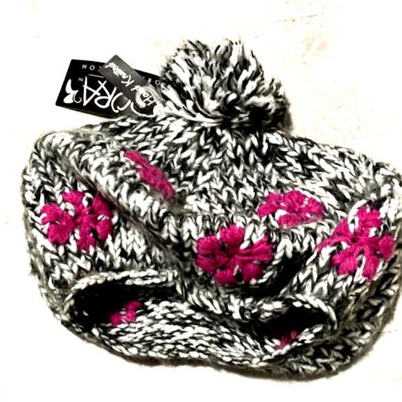 ADORA Hand Knitted Beret NWT - Picture 3 of 5